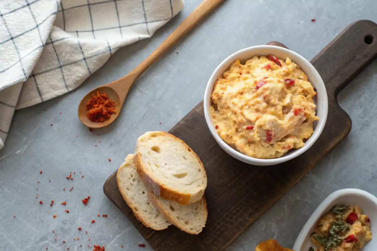 How is pimento cheese made from scratch in a creamy, homemade spread